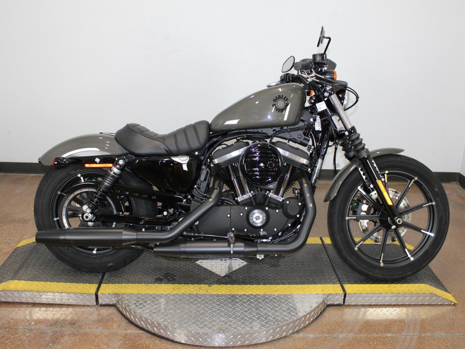 New 2019 Harley-davidson Sportster Iron 883 Xl883n