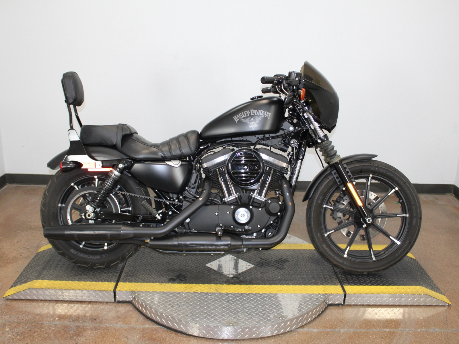 Pre-Owned 2017 Harley-Davidson Sportster Iron 883 XL883N